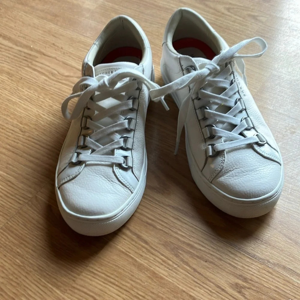 SKECHERS STREET LOS ANGELES off white sneakers rise fit technology. Sz 7 1/2.
